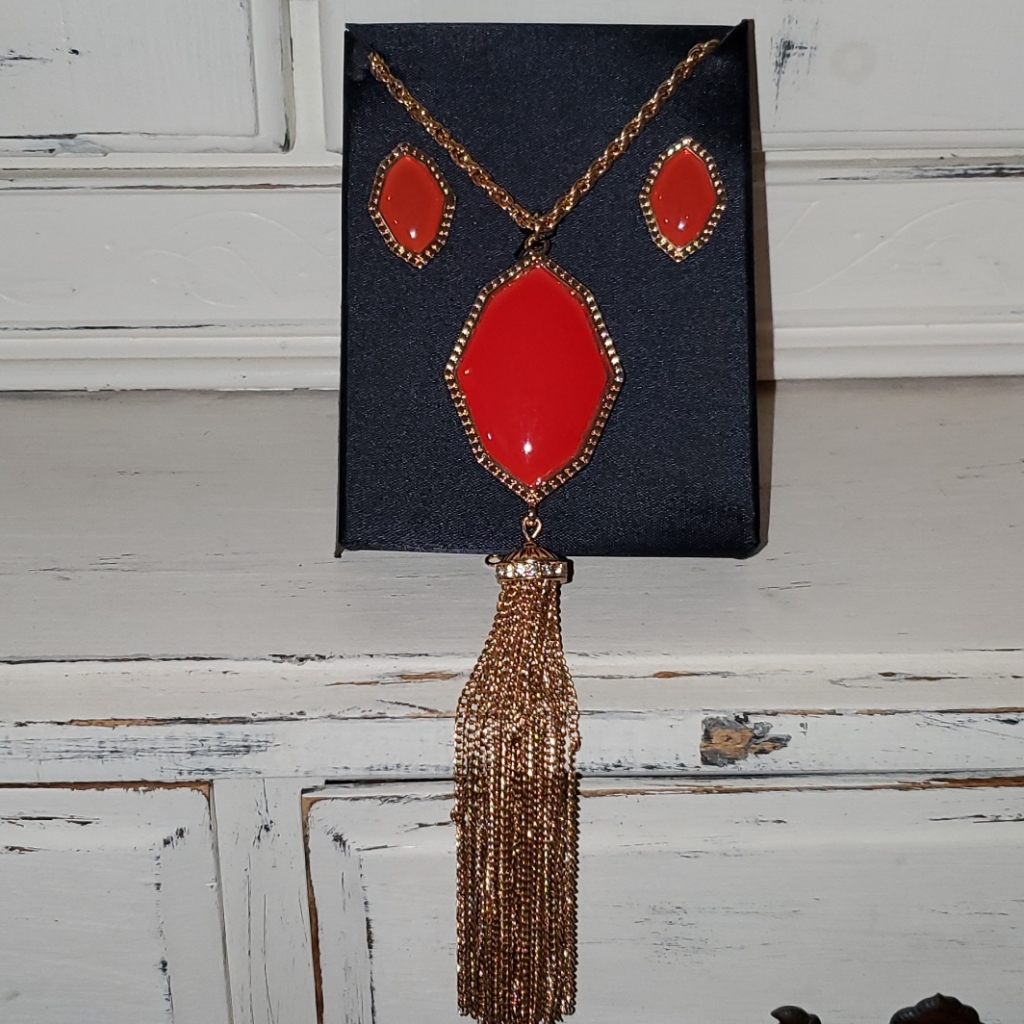 Mia Pendant Set -Nwt 25$